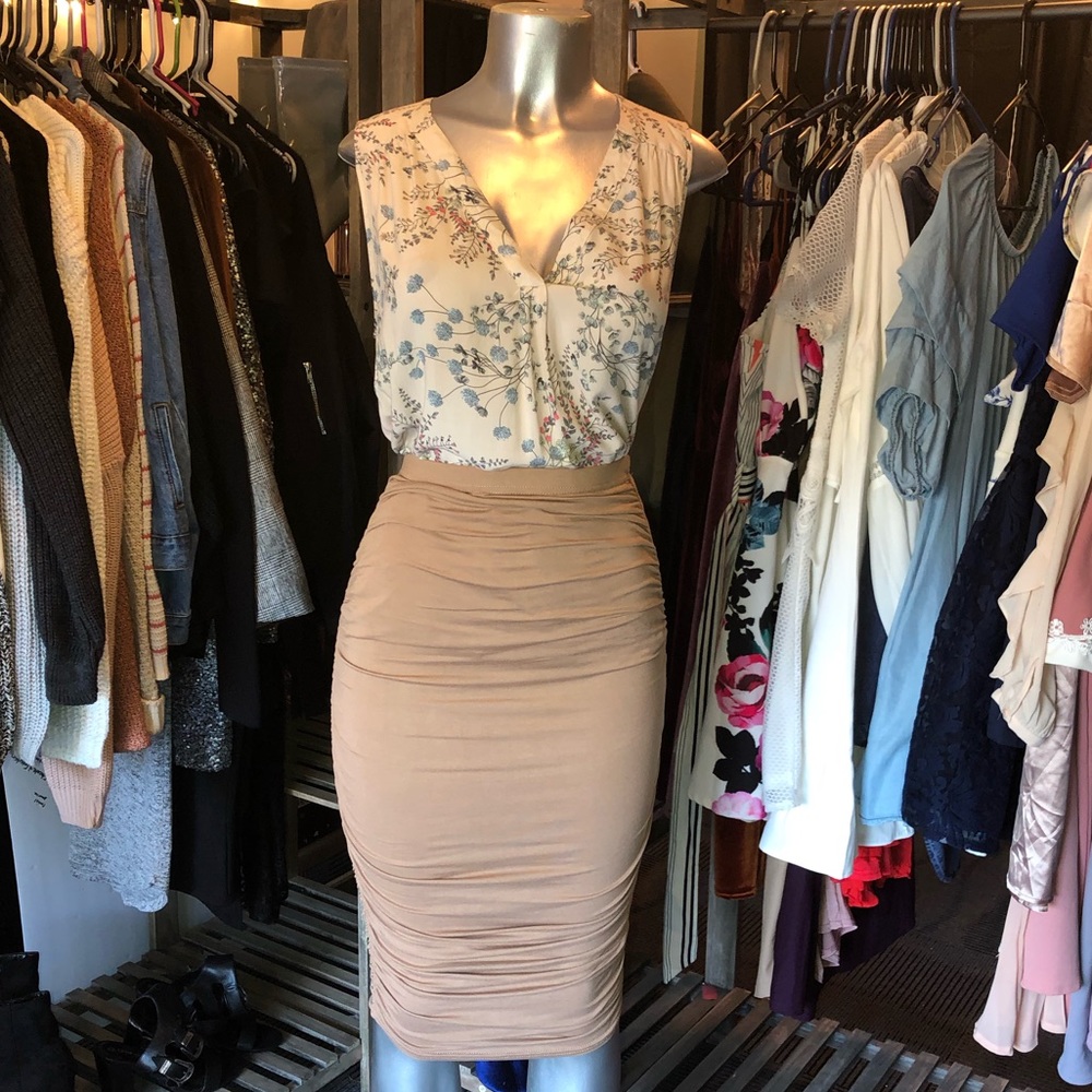 Flower blouse with rouched skirt